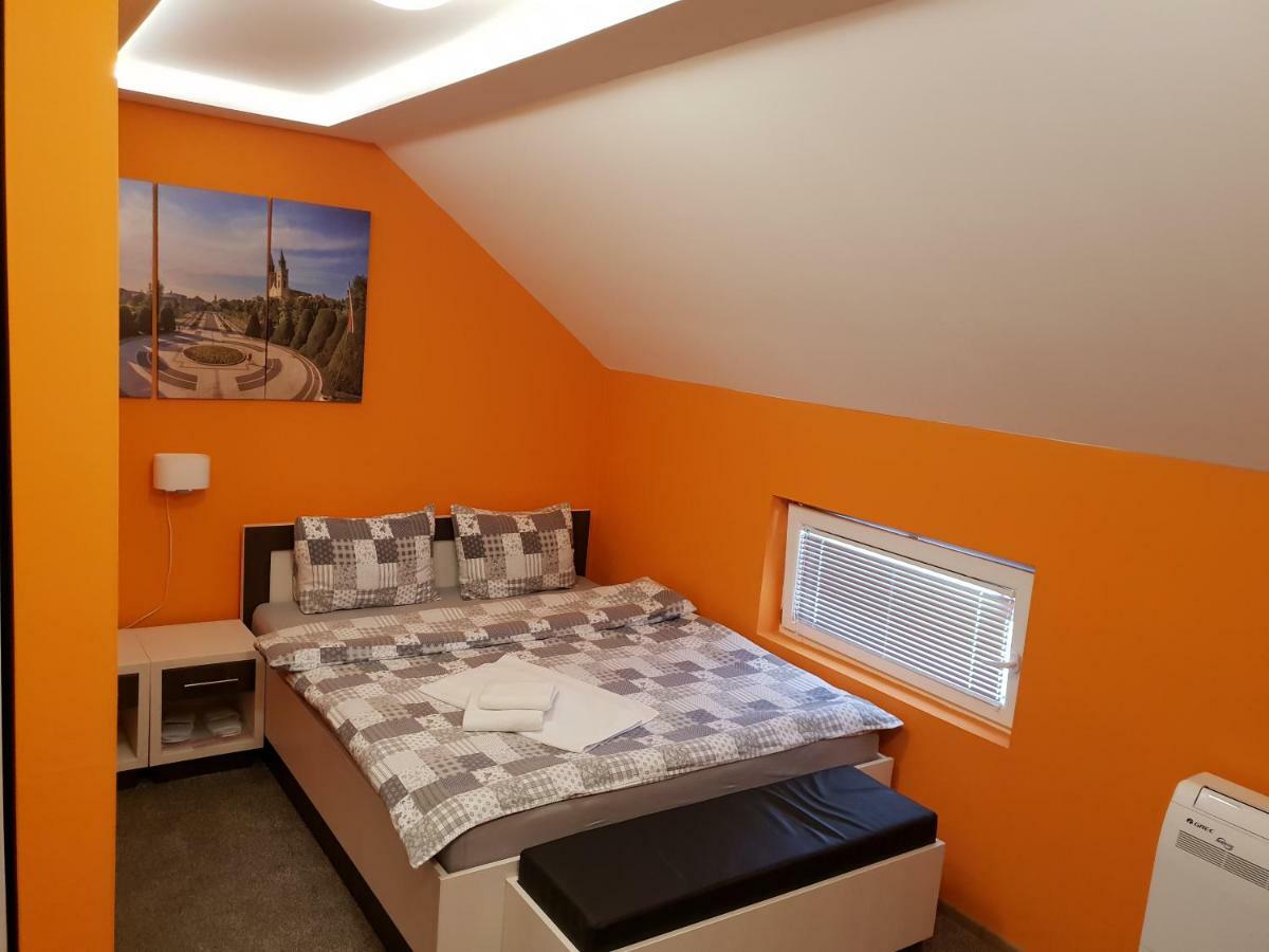 Oldbrick Pub Hotel Sombor Luaran gambar