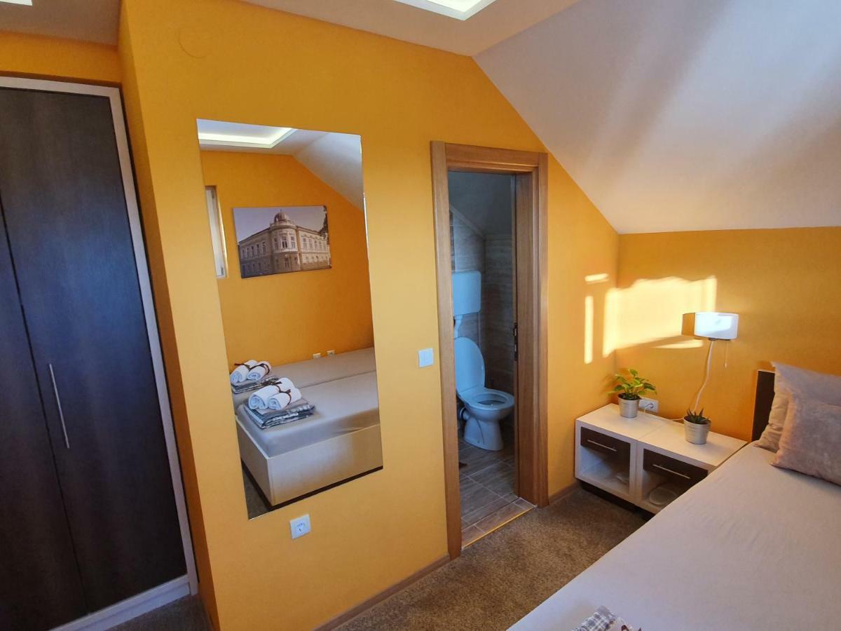 Oldbrick Pub Hotel Sombor Luaran gambar