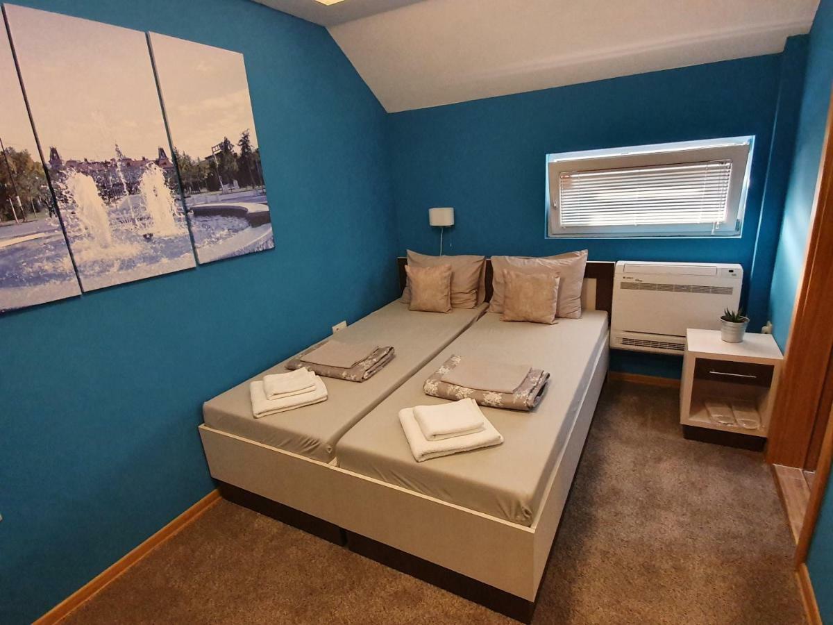 Oldbrick Pub Hotel Sombor Luaran gambar