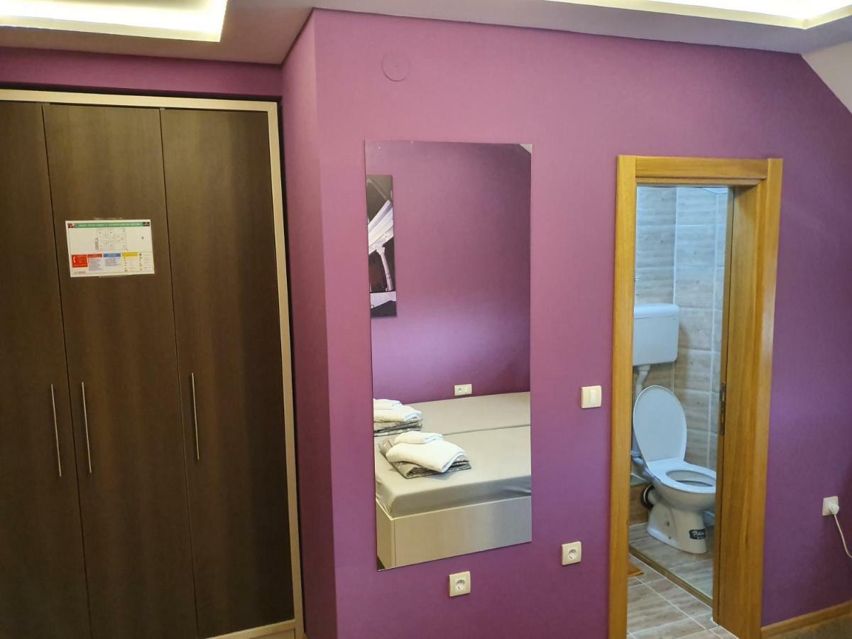 Oldbrick Pub Hotel Sombor Luaran gambar