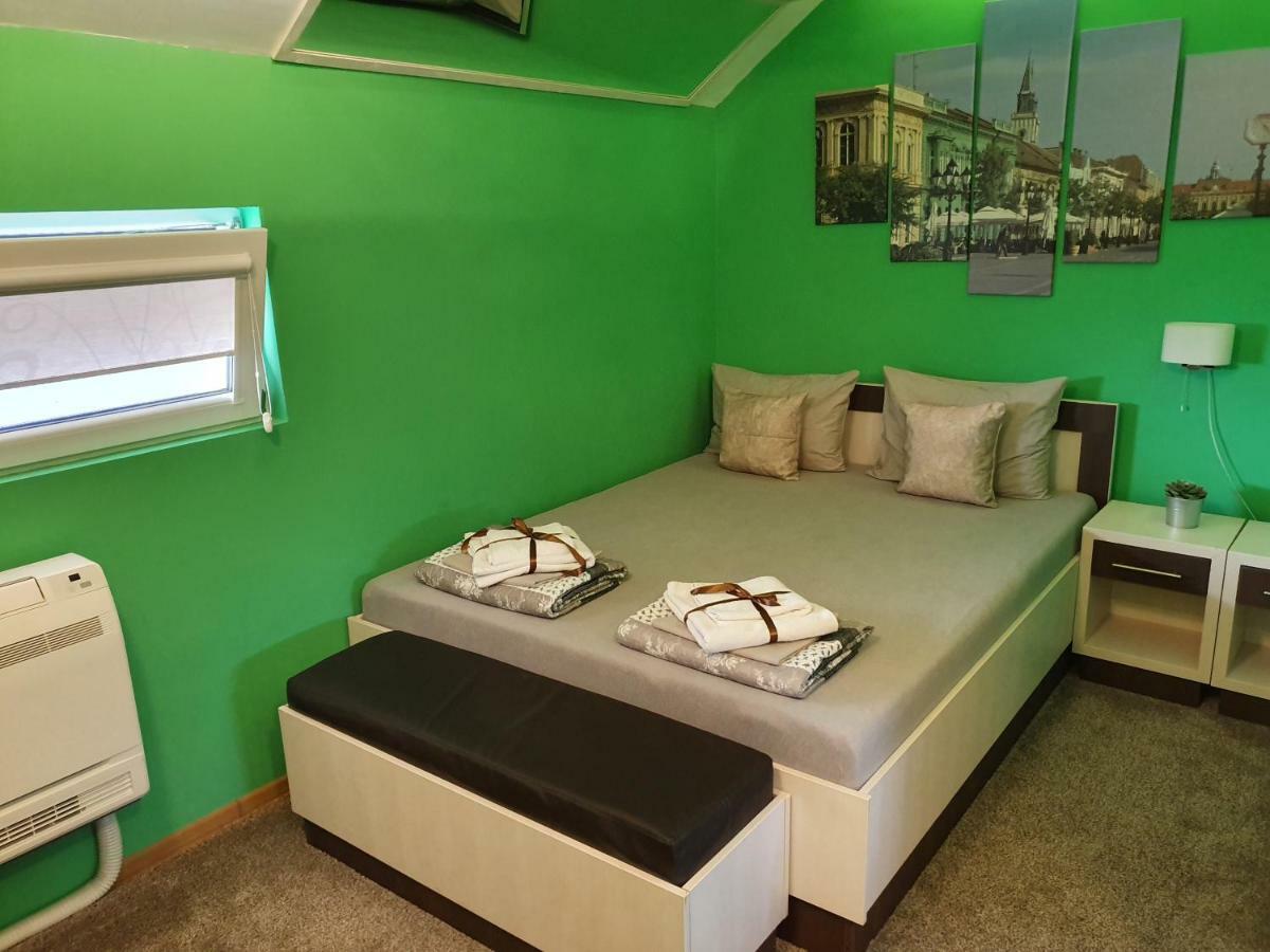 Oldbrick Pub Hotel Sombor Luaran gambar