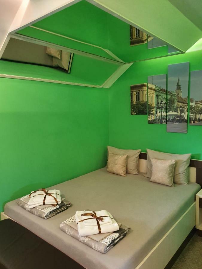 Oldbrick Pub Hotel Sombor Luaran gambar